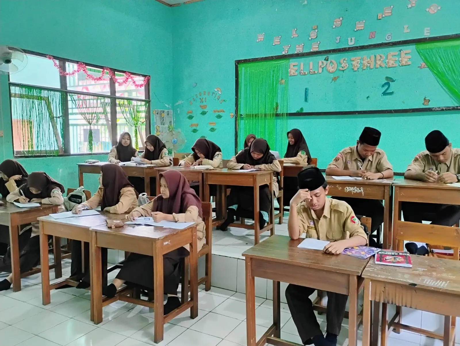 Eksplorasi Diri Melalui Jendela Johari Window di MA Al-Ikhsan Beji: Meningkatkan Kesadaran dan Potensi Diri Siswa