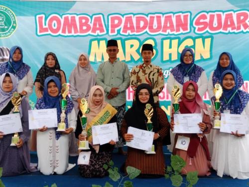 Paduan Suara Mars Fatayat Warnai Peringatan Hari Santri di Rejoso Nganjuk