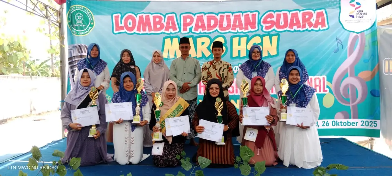 Paduan Suara Mars Fatayat Warnai Peringatan Hari Santri di Rejoso Nganjuk