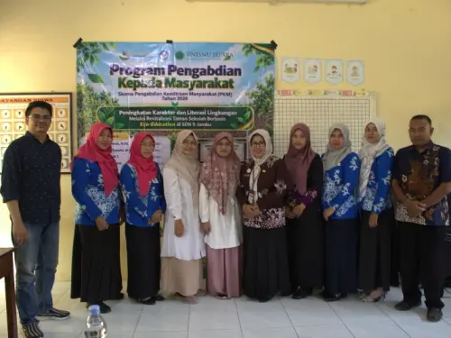 Revitalisasi Taman Sekolah Berbasis Eco-Education, Tim PKM UNISNU Jepara Dorong Literasi Lingkungan di SDN 9 Jambu