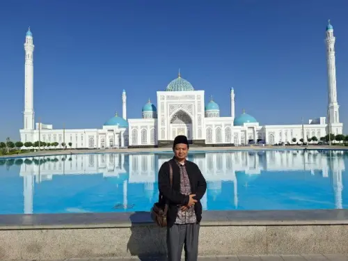 "Dari Bukhara ke Khartank: Menelusuri Jejak Imam al-Bukhari, Amirul Mukminin fil Hadits"