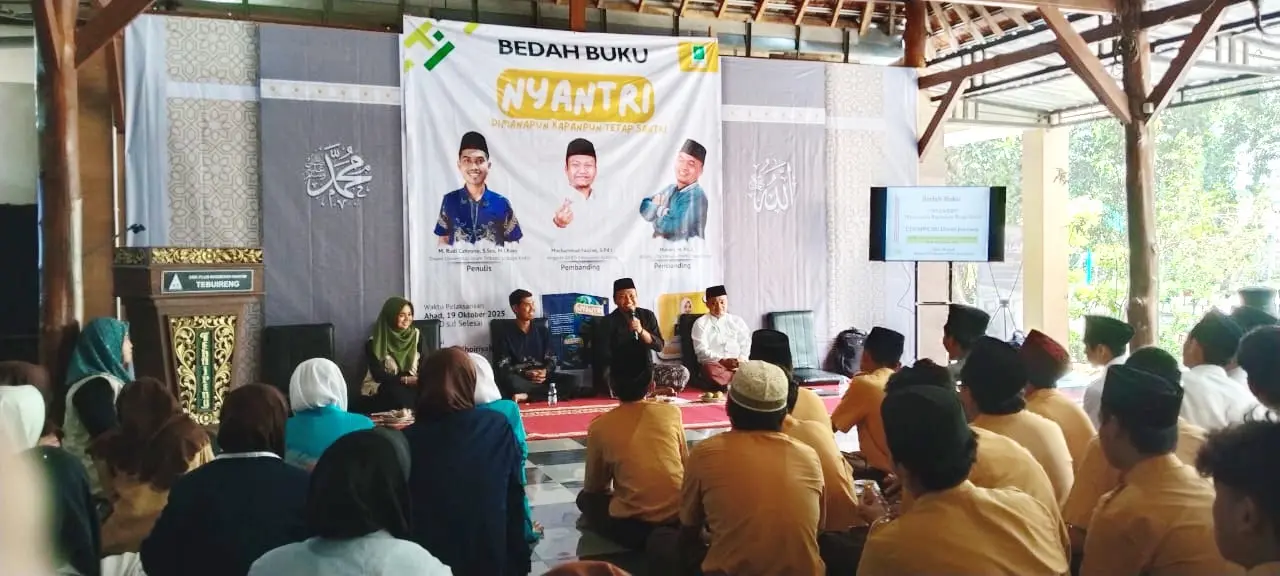 Bedah Buku Nyantri: Dorong Santri Gen Z Berkarya Lewat Tulisan