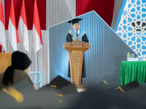 Rektor UNIB Tekankan Sinergi Tafaqquh Fiddin dan Sains Teknologi di Wisuda XXXV