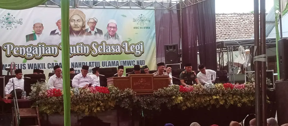 Kiai Muda Mbah Bolong Paparkan Tiga Tanda Kebahagiaan dalam Pengajian Selasa Legi