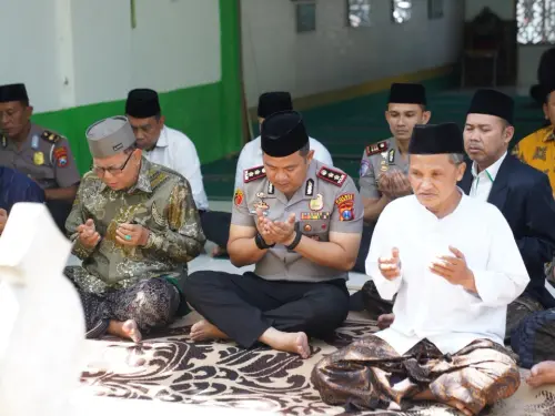 Songsong Muktamar NU, Kapolres Jombang Ziarahi Pesantren Tambakberas