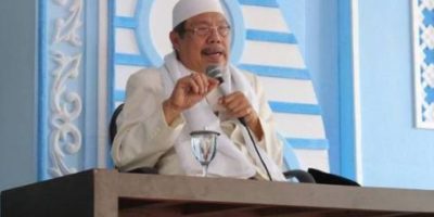 Kyai Tolchah Hasan Sang Kyai Multi-Pesantren