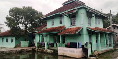 Risalah Rihlah Jaringan Keilmuan Syaikhona Kholil Madura di Tatar Sunda (4) : Makam KH. Zaenal Arif (W. 1939) dan KH. Ahmad Adzra'i Sukaraja Garut