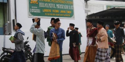 Dilematika Pesantren: Antara Identitas dan Tantangan Masa Depan