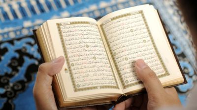 Kenapa Dhomir dalam Surat Al-Fath Ayat 10 Dibaca Alaihu? Ini Jawabannya