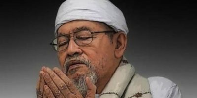 Sang Guru Besar yang Dikenal dan Dikenang: Biografi KH Basori Alwi Murtadlo