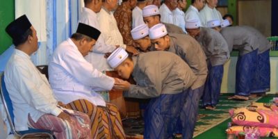 Karakteristik Kepemimpinan Kiai di Pesantren