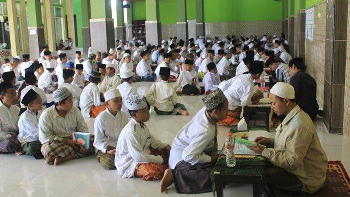 Keberagaman Santri Pesantren Salafi Dan Qurani Pesantren Id