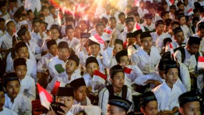 Santri dalam Pesantren Besar Bernama “Indonesia”