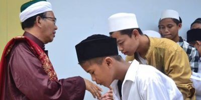 Pesantren sebagai Wadah Santri Budayakan Akhlakul Karimah