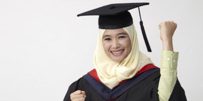 Asal Mula Baju Toga dalam Wisuda