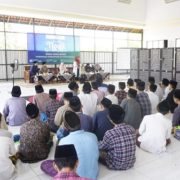 Santri Pondok Pesantren Khas Kempek Cirebon Merespon Teknologi Digital Bersama Duta Santri Nasional