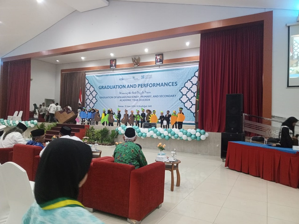 Afkaaruna Islamic School Yogyakarta Sukses Menggelar Wisuda dan Pertunjukan Akbar 2024