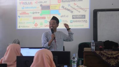 MISAKA (Madrasah Islam Syarifatul Ulum Katerban) 6 Tahun Ngawi Selenggarakan Pelatihan Pemanfaatan Artificial Intelligence (AI) dalam Upaya meningkatkan Kompetensi dan Literasi Digital Guru